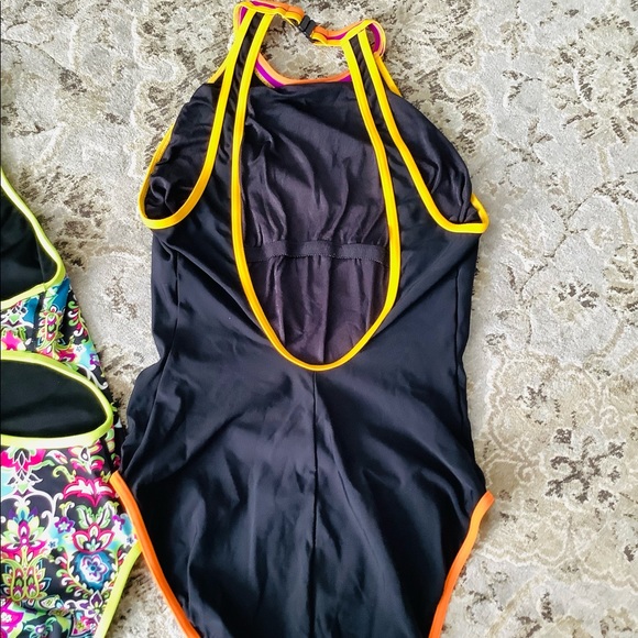 Two swim suits for price of one👙😎 - Picture 4 of 11